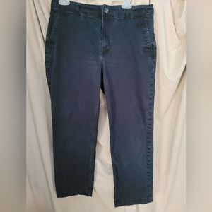 Size 12 Womens Curvy dress pants.by loft(black)